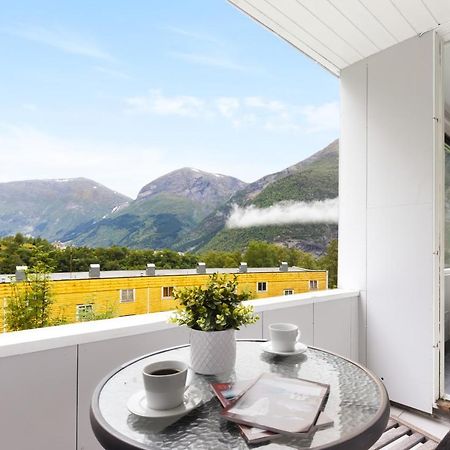 Trolltunga Hostel Tyssedal Eksteriør billede