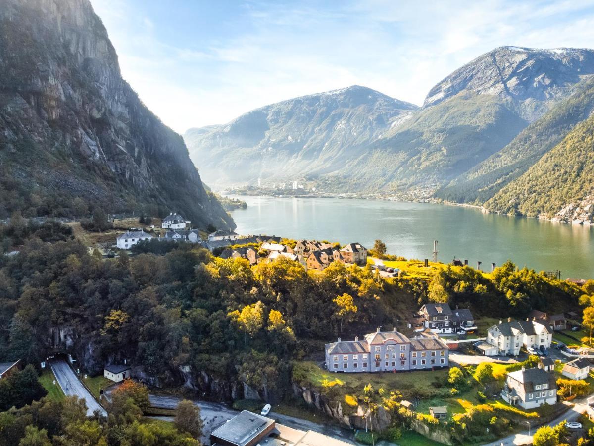 Trolltunga Hostel Tyssedal Eksteriør billede