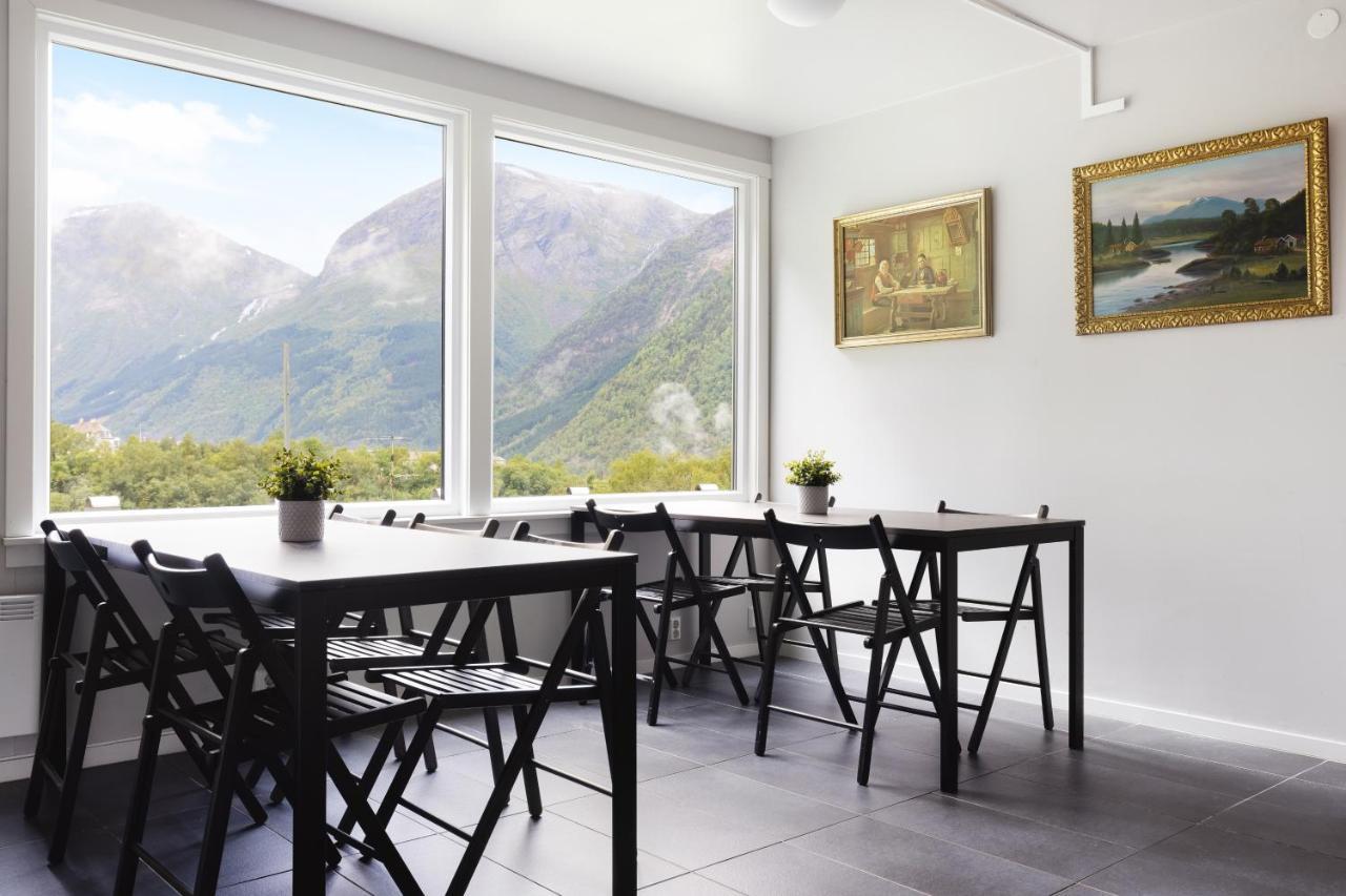 Trolltunga Hostel Tyssedal Eksteriør billede